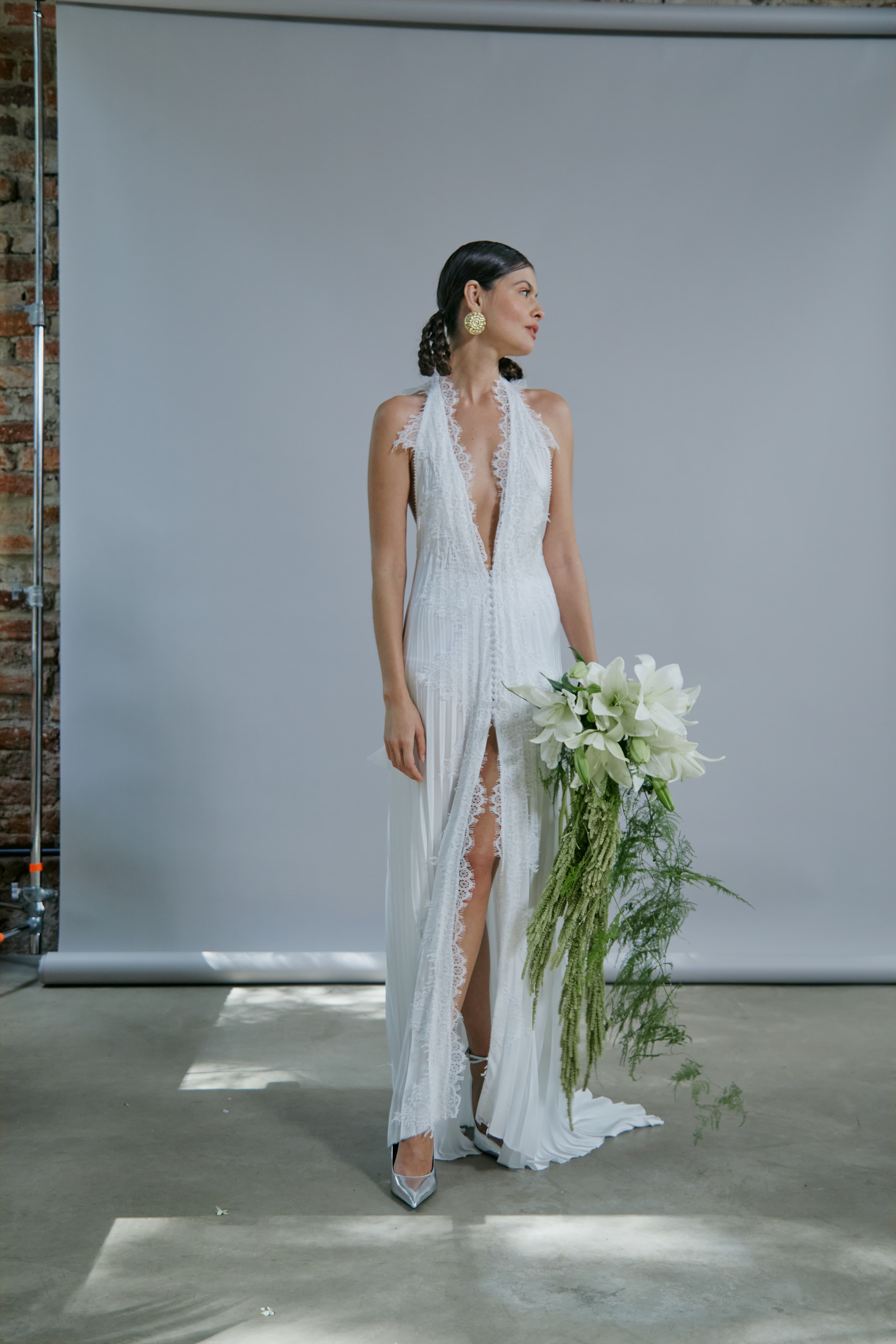 Vestido noiva plissado com renda aplicada